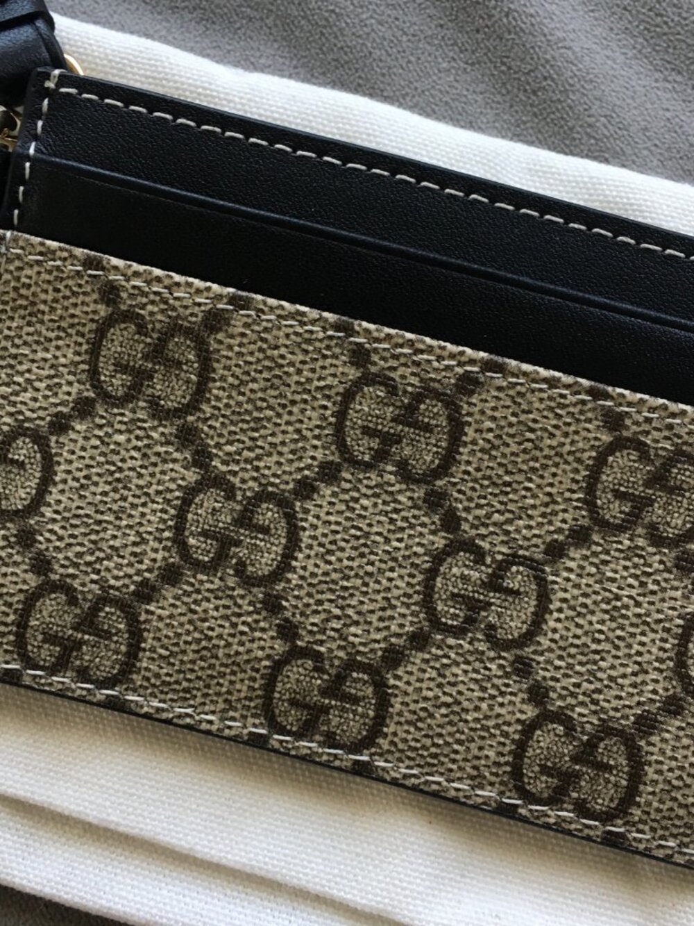GG EMBLEM CARD CASE WITH STRAP - Picture 3 of 5